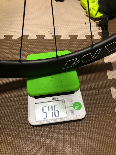 45mm高の中華カーボンリム(Carbon Beam)でホイールを組みました 